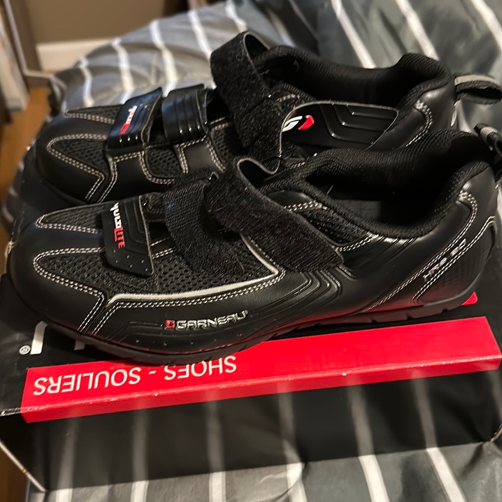 Spin shoes black